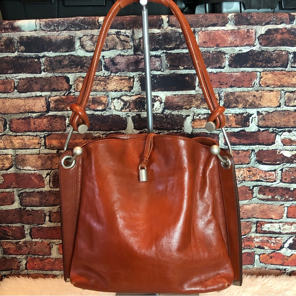 La Sella Sienna Leather Shoulder Tote